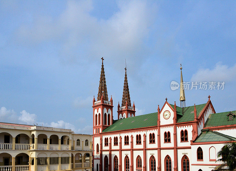 圣心大教堂和牧师之家，德国殖民建筑- herz - jesus - kathedralkirche, Lomé，多哥